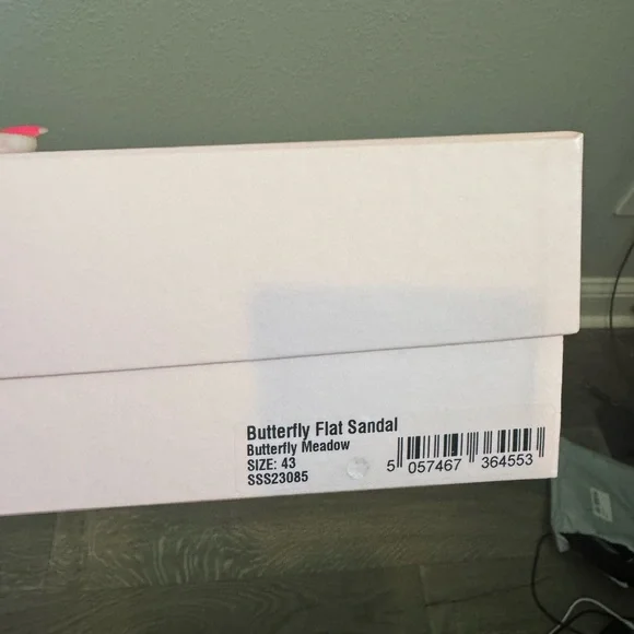 NIB Sophia Webster White and Pink Butterfly Sandals Sz 12/43 - Picture 5 of 5